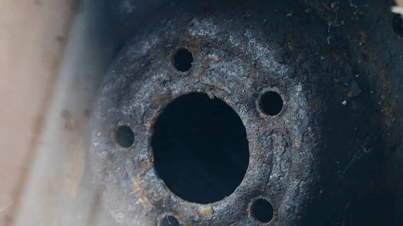 Symptoms of a Bad Wheel Bearing: What 397 Owner Reports Actually Say — illustration